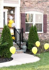 outdoor party decor with balloons