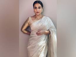 Check out the beautiful bollywood actresses in wonderful sarees! Shakuntala Devi Actress Vidya Balan S Jamdani Saree On Her Instagram Boldsky Com