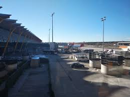 how to go from madrid barajas airport