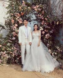 details of son ye jin s wedding dress