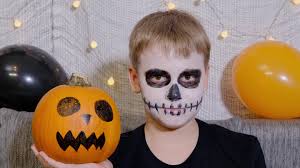 child celebrates halloween 13051435