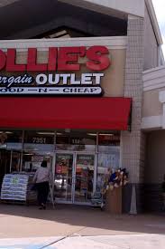 bargain outlet to open three s
