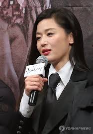 actress jun ji hyun plays tough mermaid