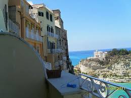 Annunci da privato a privato e di agenzie immobiliari. Appartamento A Picco Sul Mare Nel Centro Storico Di Tropea Agenzia Immobiliare Tropea Calabria
