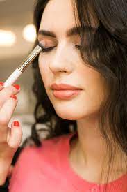 5 reasons to become a makeup artist