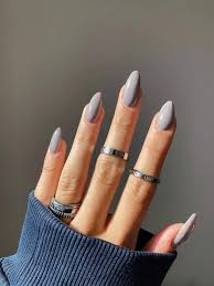 minimalist style fake nails