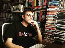 Sinema dünyasının acı kaybı: Eleştirmen ve yazar Murat Özer yaşamını  yitirdi | A3 Haber