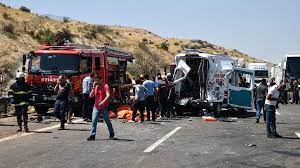 Antep'te kaza: 16 ölü, 21 yaralı