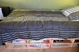Tempat tidur unik dari pallet kayu. Lingkar Warna 16 Desain Tempat Tidur Unik Dari Kayu Pallet Bekas