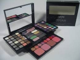 nyx makeup set soho glam collection