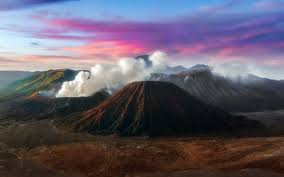 Aktuelle nachrichten über vulkanausbrüche und hintergrundinformationen über vulkane gibt es in dieser kategorie zu lesen. Java Indonesien Berge Vulkan Rauch 2880x1800 Hd Hintergrundbilder Hd Bild