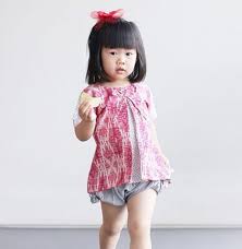 Rule yang perlu kamu ikuti yakni dengan memilih warna senada. 35 Model Baju Batik Anak Perempuan Modern Terbaru 2021
