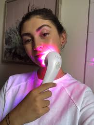 I Tried Led Light Therapy To Treat My Acne Popsugar Beauty