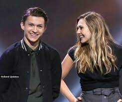 Chris evans and mckenna grace in gifted. Tom Holland And Elizabeth Olsen In The Expod23 They Re So Beautiful And Adorable Spiderwitch Pet Tom Holland Elizabeth Olsen Elizabeth Olsen Scarlet Witch