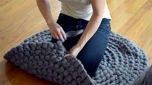 how to crochet a giant circular rug