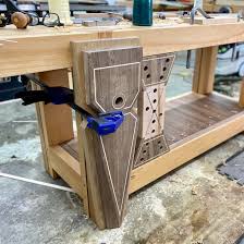 A bench vise should work smoothly, easily and quickly. Leg Vise Chop And Sliding Deadman On The Roubo Workbenches