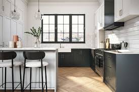 5 outdated kitchen trends designers