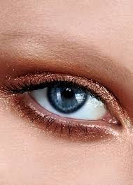 the best makeup for your eye colour