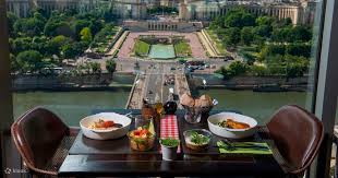 paris tour by rail with chagne lunch