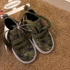 New Green Airplane Toddler Low Top Sneakers Nwt
