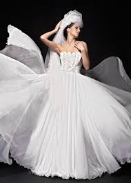 За избора и изработката на съвършената рокля можете да се доверите на romantika fashion! Romantika Fashion Kolekciya Svatbeni Rokli Za 2012 Fashion Bg
