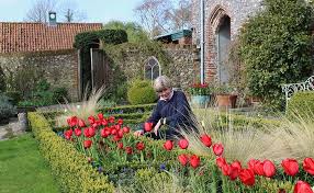 Meet Julia Who Visited 90 Ngs Gardens