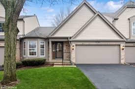 homes in naperville il with