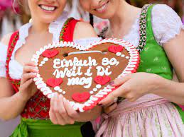 Münchner Singles auf dem Oktoberfest: Erfolgreich flirten auf der Wiesn –  so geht's