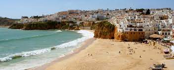 Property listings direct from owners and real estate agents on idealista, the leading real estate marketplace in portugal. Haus In Portugal Kaufen Hauser Villen Zum Kauf In Portugal