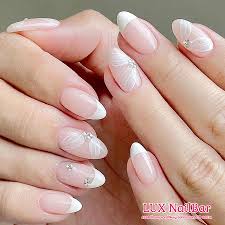 lux nailbar nail salon manicure