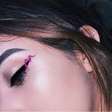 twisted eyeliner ribbon technique