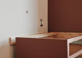 installing kitchen cabinets