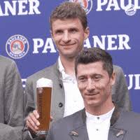 He also likes to troll former bayern munchausen teammate and brazilian dante and peperedecarde. Best Muller Gifs Primo Gif Latest Animated Gifs