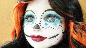 monster high dolls cat eyes red lips