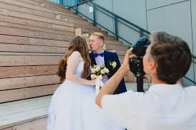 do you tip your wedding photographer