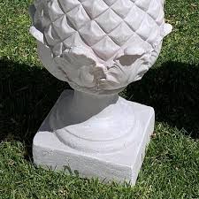 Grand Pineapple Finial Garden Statue
