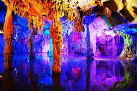 Reed Flute Cave En Guilin, China Foto de archivo - Imagen de caliza, rojo: 103658852