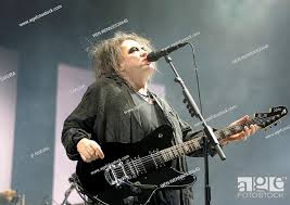the cure performing at manchester arena