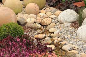 23 river rock landscaping ideas for