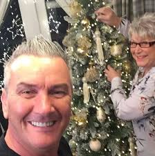 Gogglebox besties, throwbacks and shocking caravan details. Inside Gogglebox Stars Jenny And Lee S Caravan With Huge Tv And Terrace Hot Lifestyle News