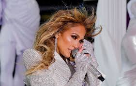 fotos cortes de pelo media melena 2018: Jennifer Lopez Se Apunta A La Tendencia De Pelo Que Marca Tendencia En 2021 La Melena Xxl