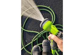green expandable garden hose e502765