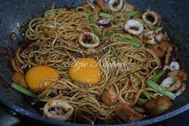 We have a large and every day growing universe of video clips where. Mee Goreng Basah Azie Kitchen Azie Kitchen