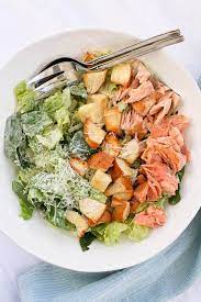 Cesar Salmon Salad gambar png