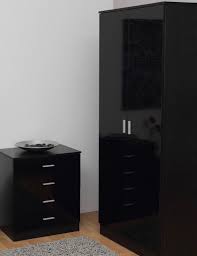 Price and stock could change after publish some people love that mismatched style for furniture, but i actually prefer furniture sets for a bedroom. Black High Gloss Bedroom Furniture Set In Ol12 Rochdale For 90 00 For Sale Shpock