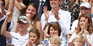 That means roger federer has 4 kids at the age of 33. Roger Federer S Twins Steal The Show At Wimbledon