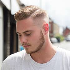 Undercuts hairstyles for men are undoubtedly classic hairstyles and can provide you a diversity of different looks with one cut. Fade Frisur Undercut Hipster Seitenteil Hairstyles Manner Haarschnitt Kurz Manner Frisur Kurz Frisur Undercut