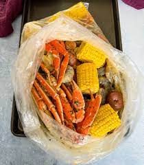 seafood boil in a bag with garlic
