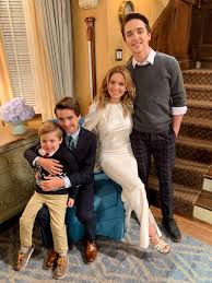 Max fuller height 5 feet 7 inches (approx) & weight 291 lbs (131.9 kg) (approx.). My Boys Fuller House Cast Fuller House Ramona Fuller House