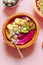 easy dragon fruit smoothie bowl